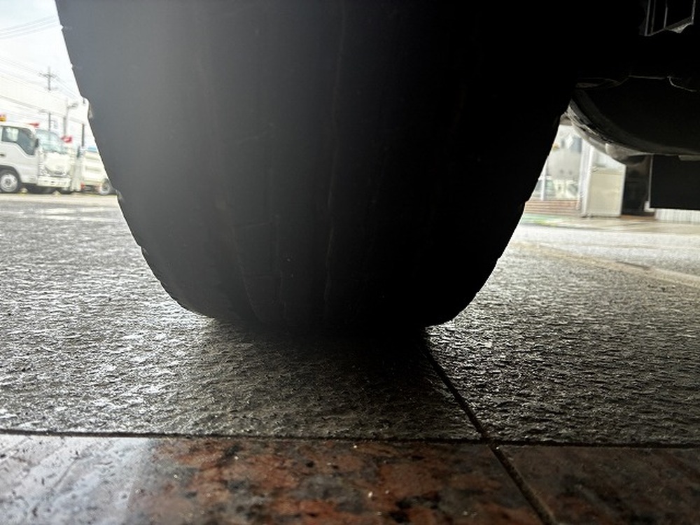 日野　デュトロ