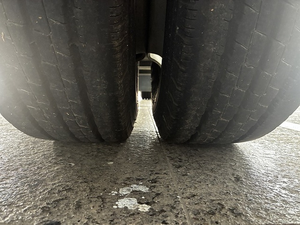 日野　デュトロ