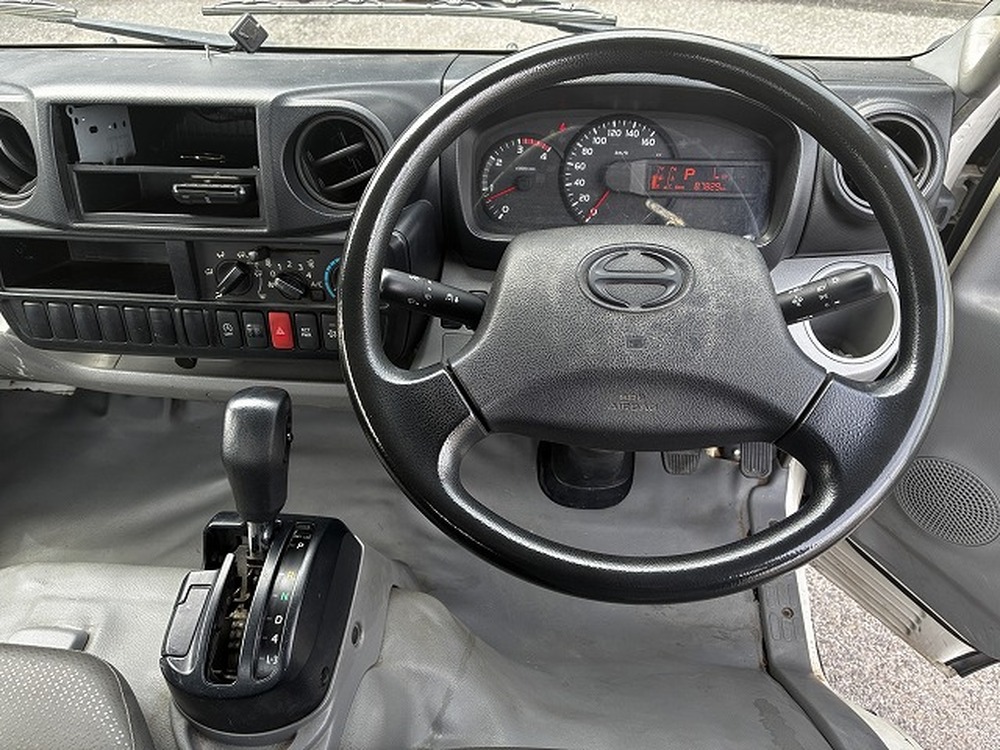 日野　デュトロ