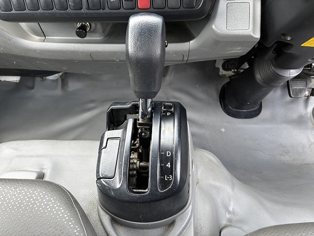 日野　デュトロ