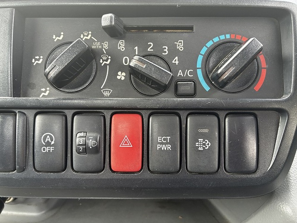 日野　デュトロ