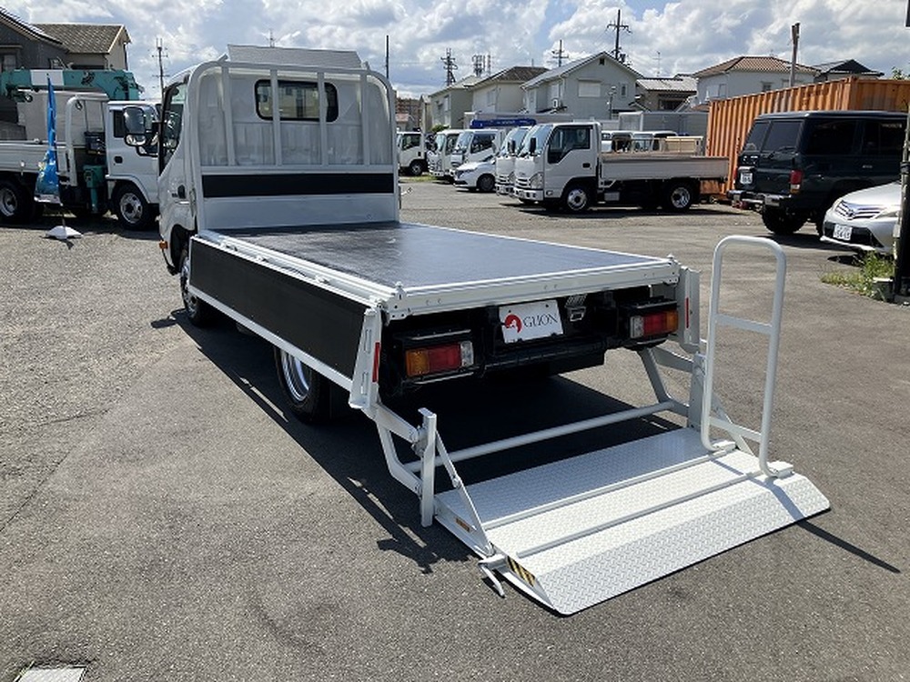 日野　デュトロ