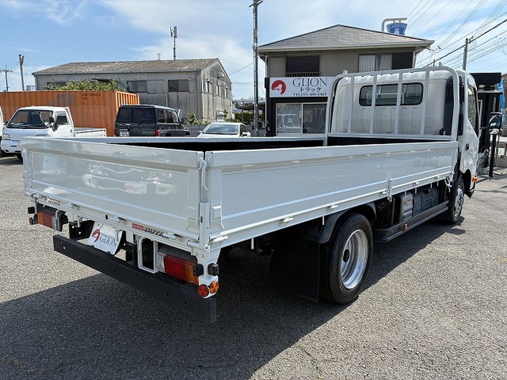 日野　デュトロ