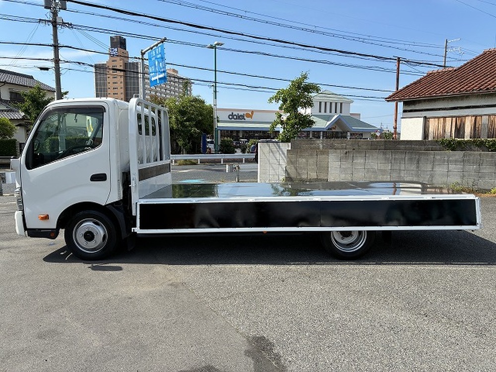 日野　デュトロ