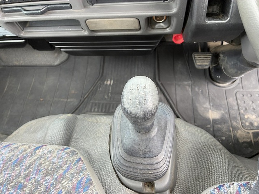 日産　アトラストラック