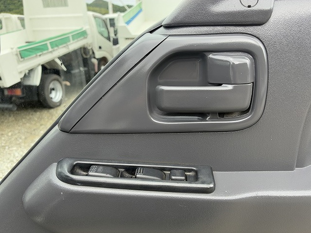 日産　アトラストラック