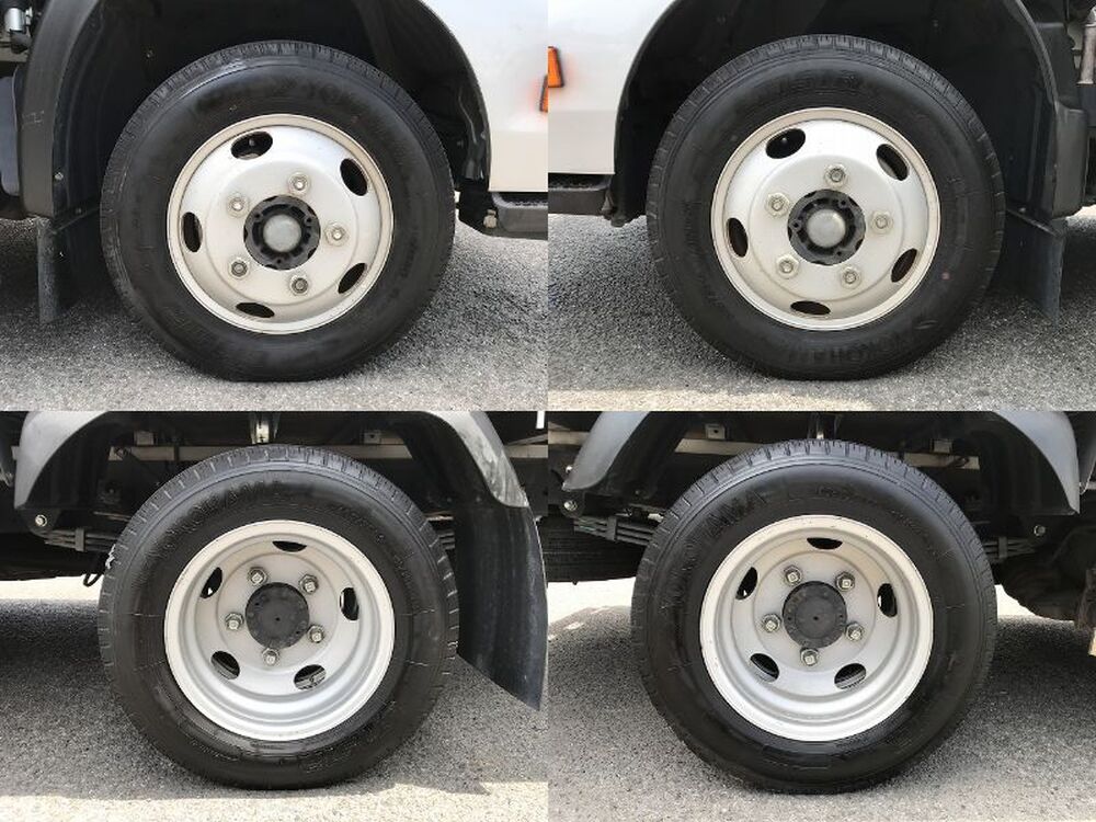 日野　デュトロ