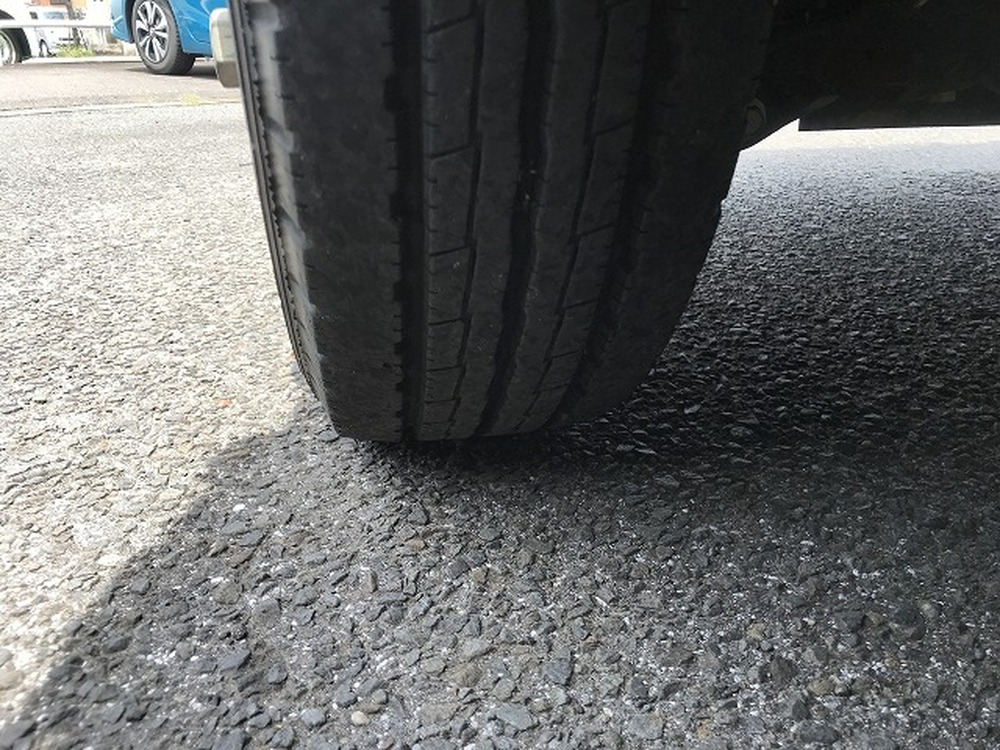 日野　デュトロ