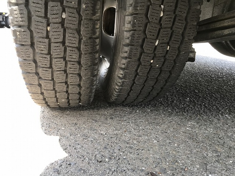 日野　デュトロ