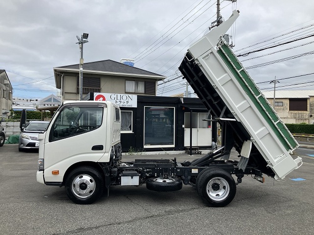日野　デュトロ