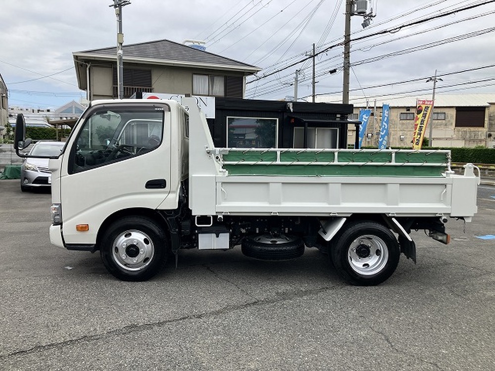 日野　デュトロ