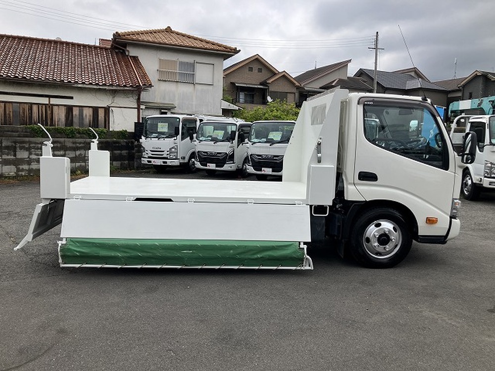 日野　デュトロ