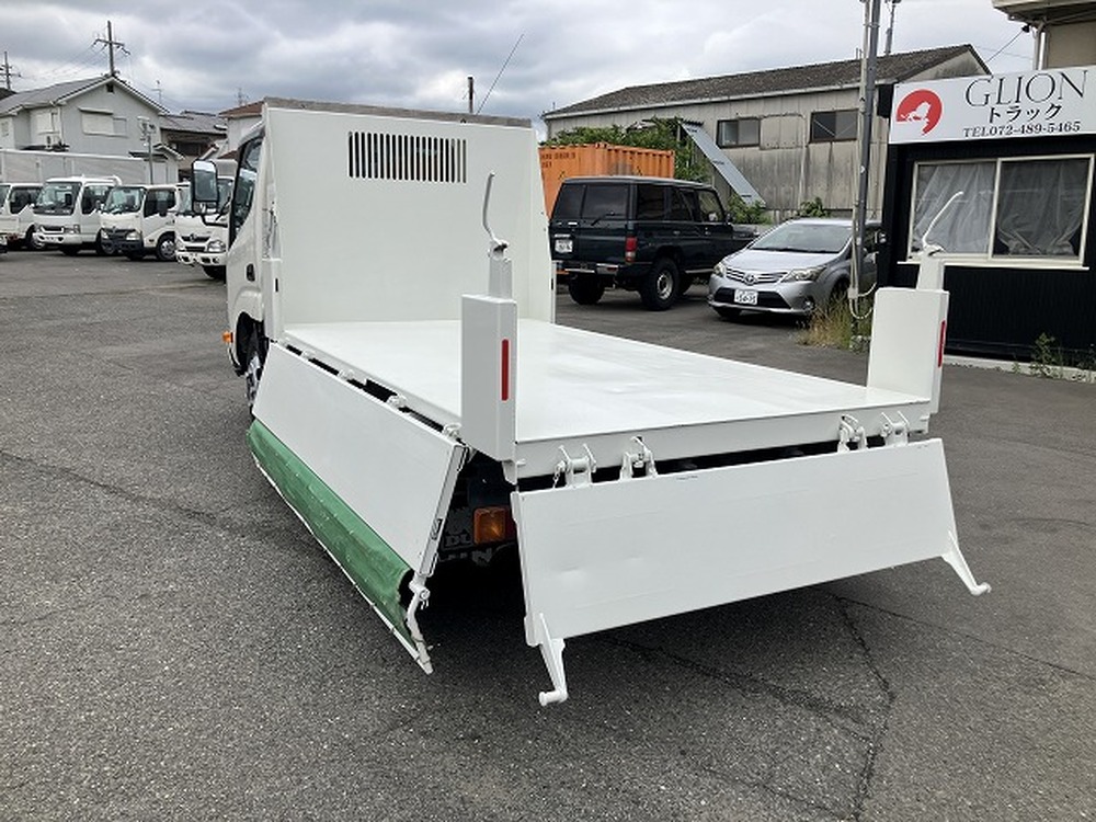 日野　デュトロ