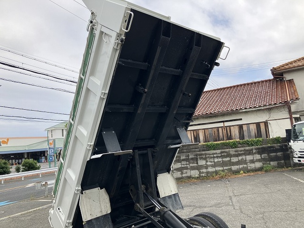 日野　デュトロ