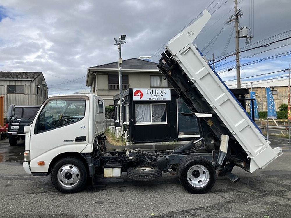 日野　デュトロ