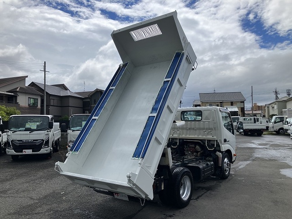 日野　デュトロ