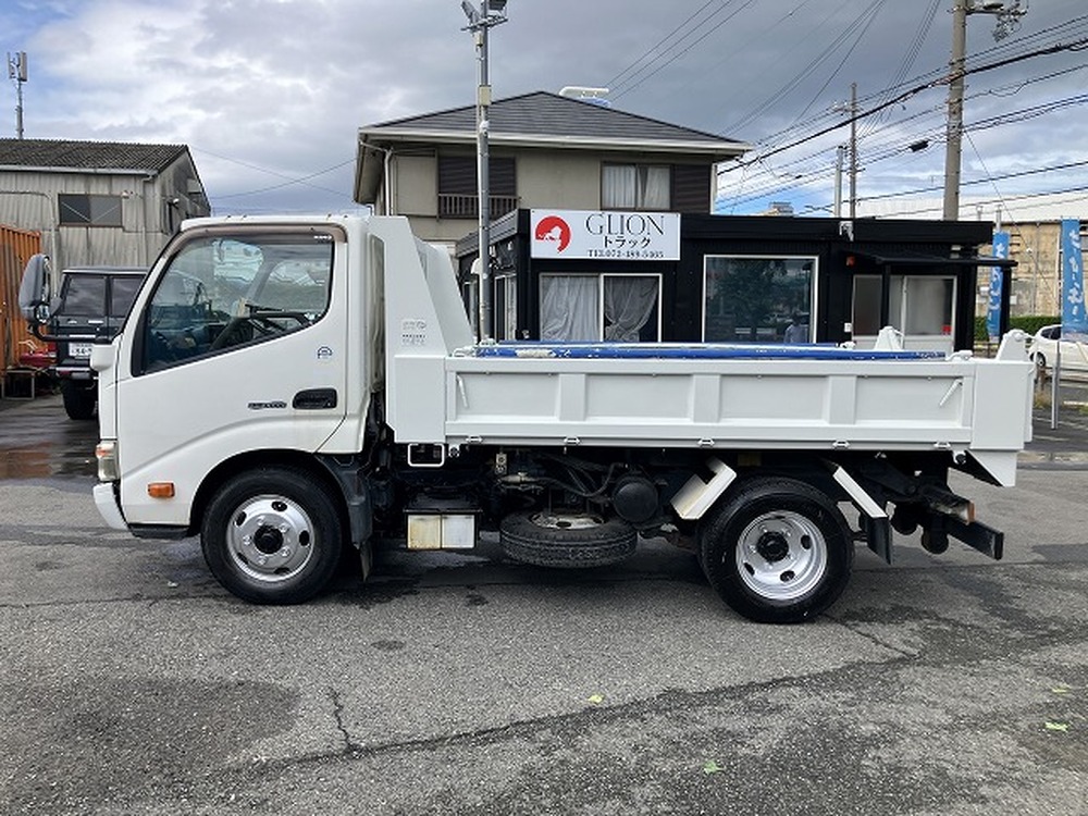 日野　デュトロ