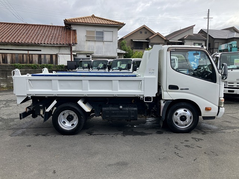 日野　デュトロ