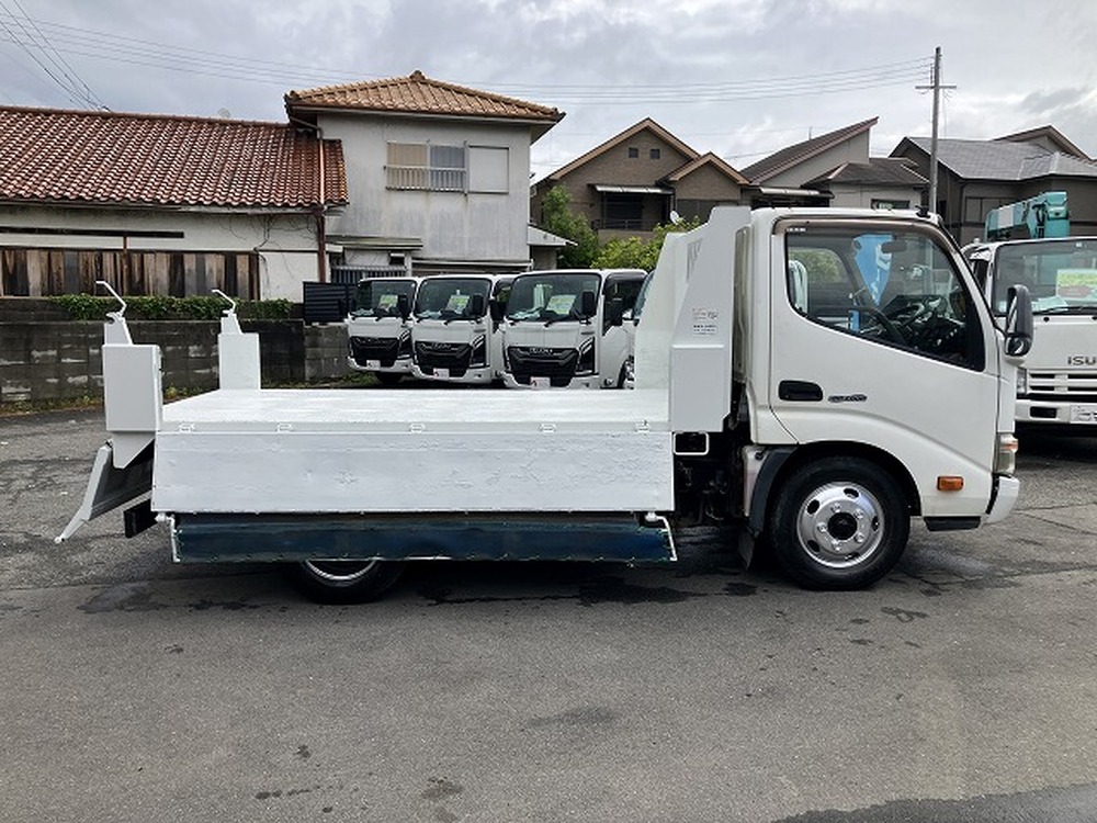 日野　デュトロ