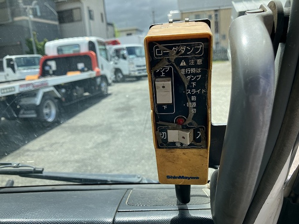 日野　デュトロ