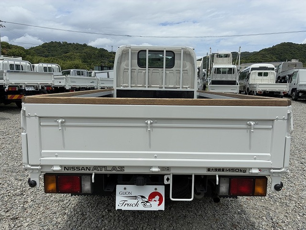 日産　アトラストラック