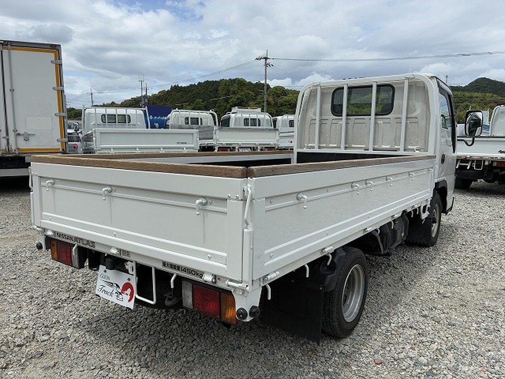 日産　アトラストラック