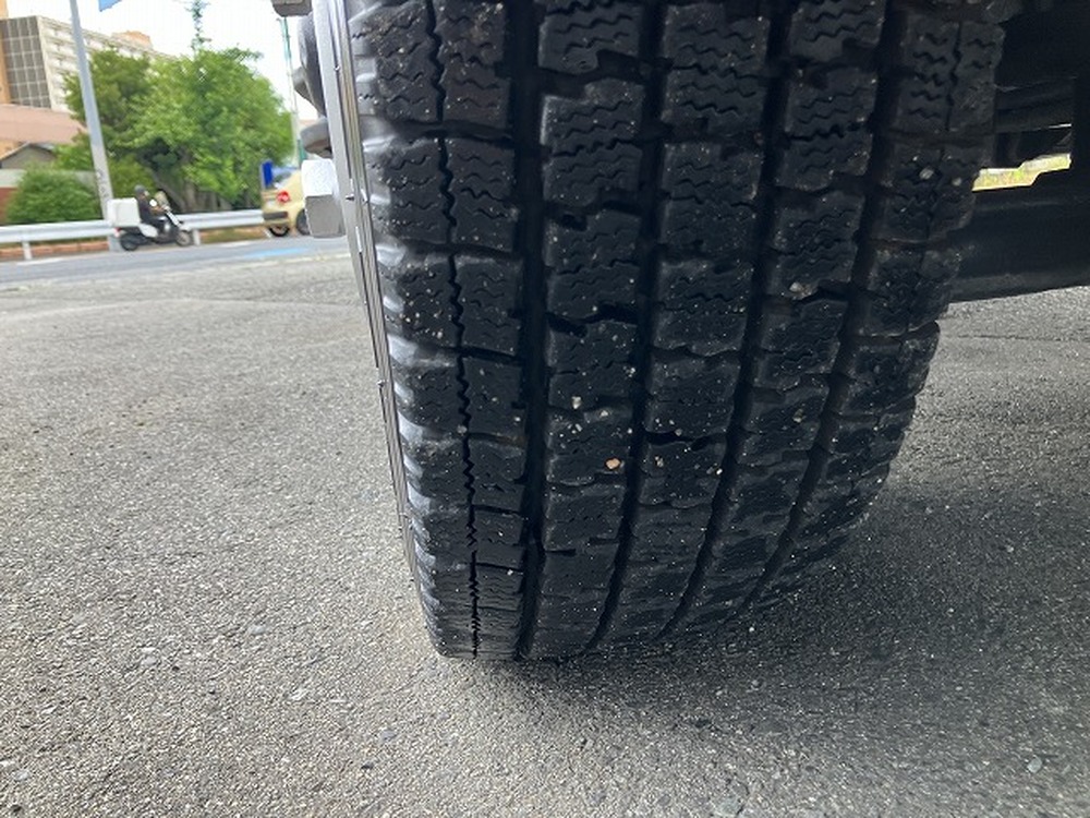 日野　デュトロ