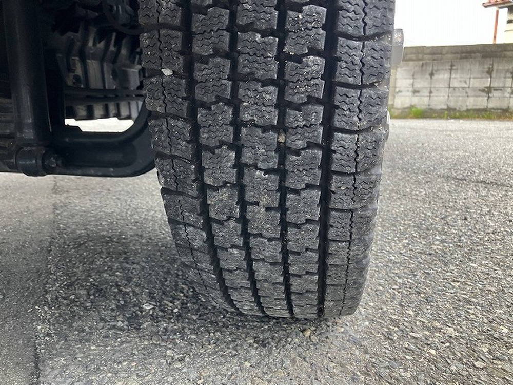 日野　デュトロ