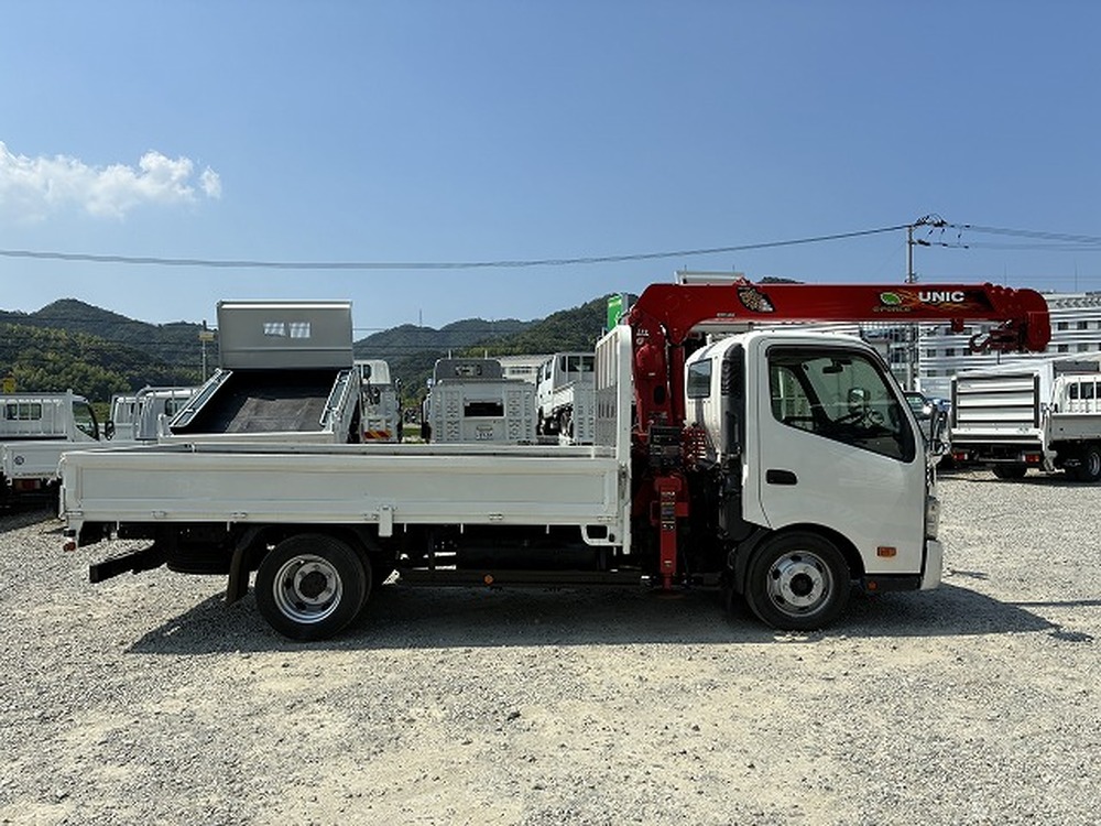 日野　デュトロ