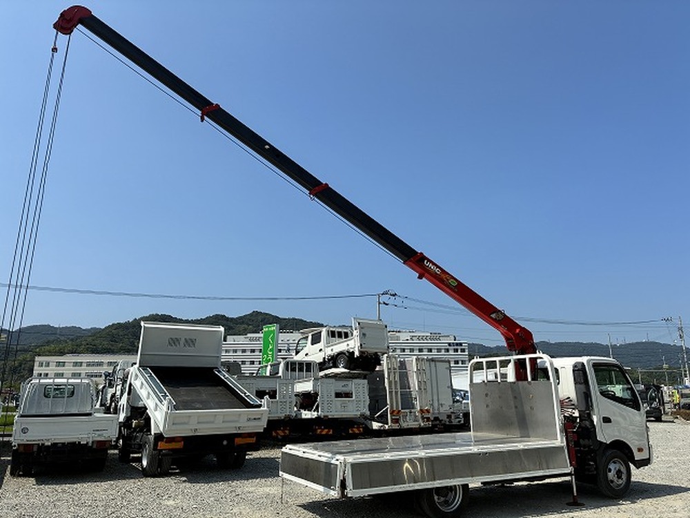 日野　デュトロ