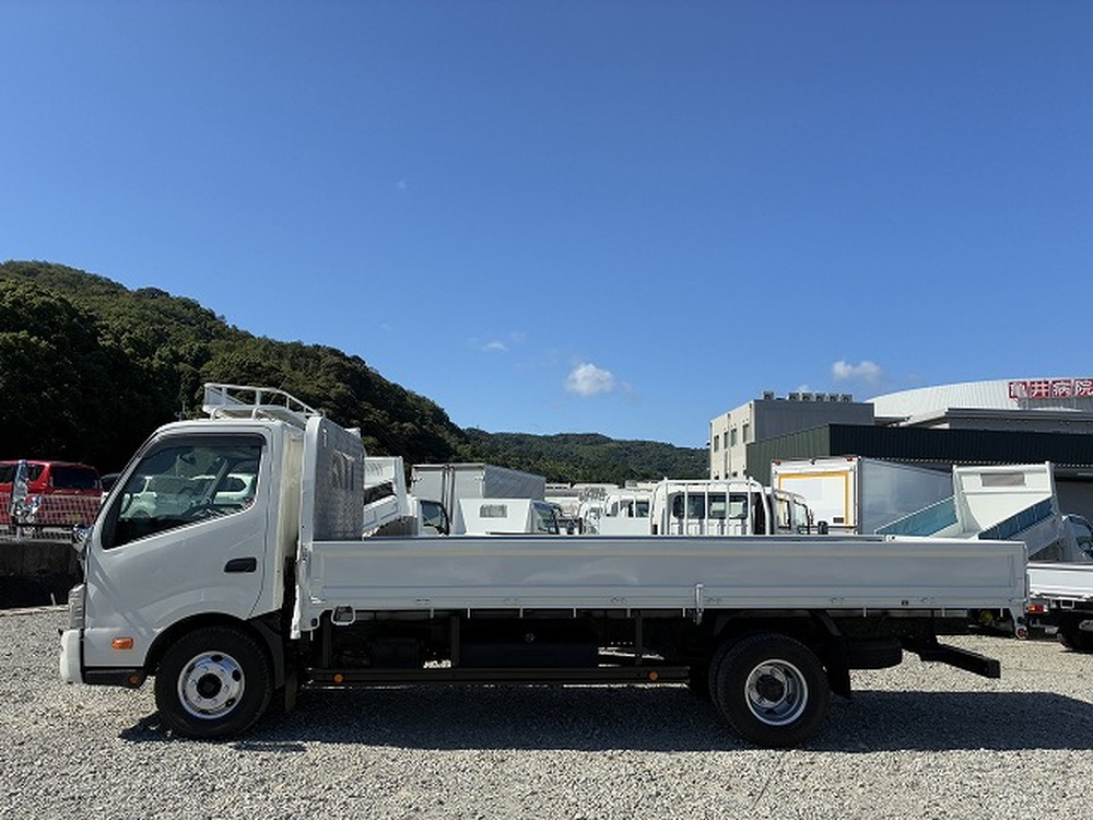 日野　デュトロ