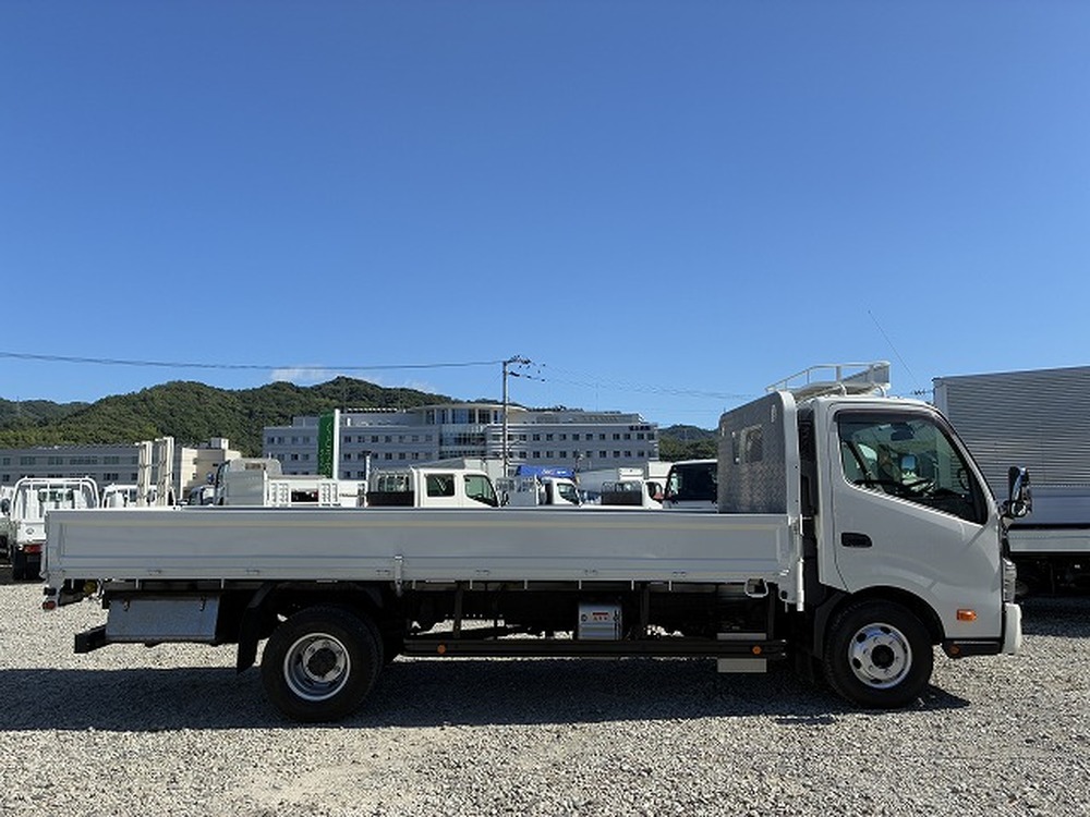 日野　デュトロ
