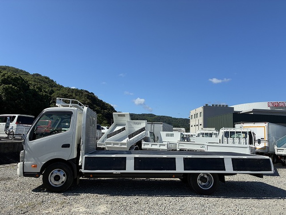日野　デュトロ