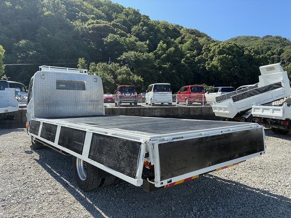 日野　デュトロ