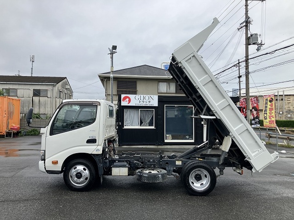 日野　デュトロ