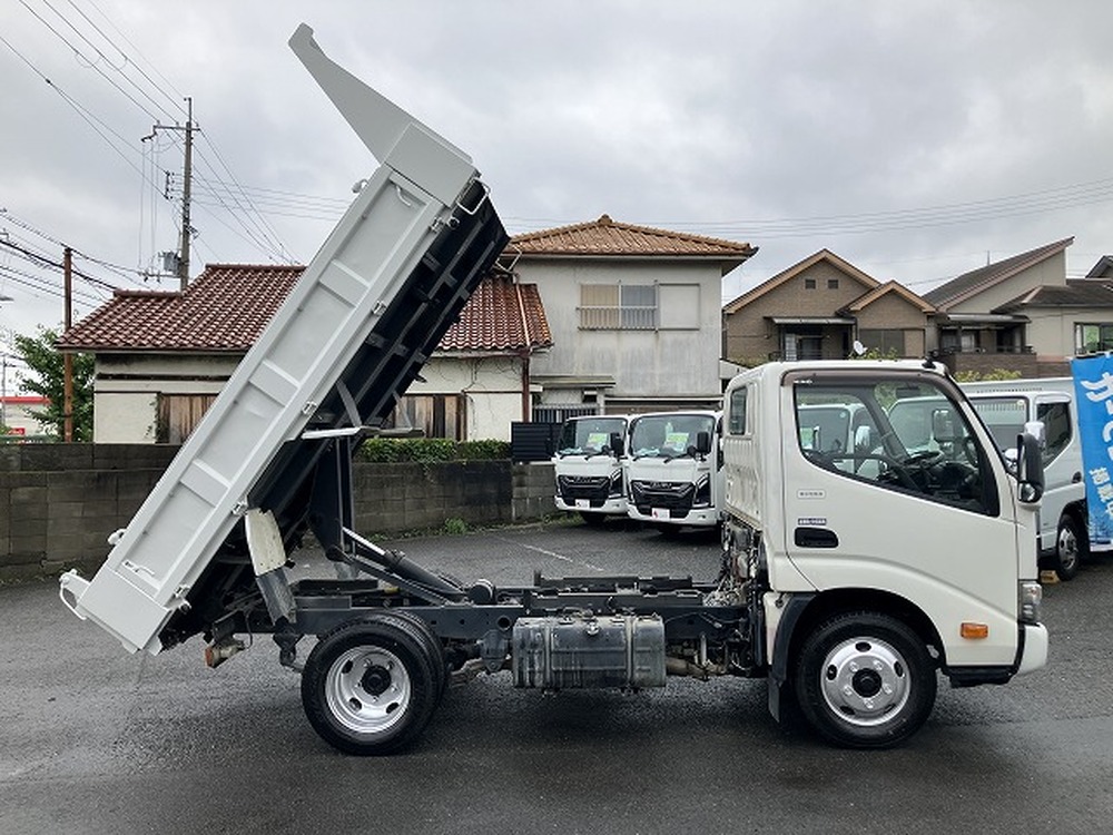 日野　デュトロ
