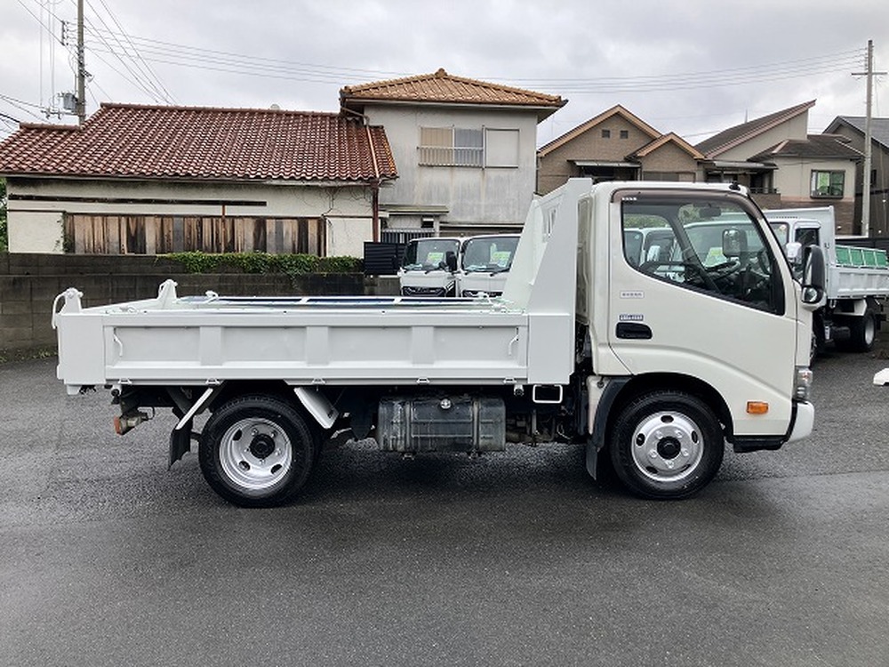 日野　デュトロ