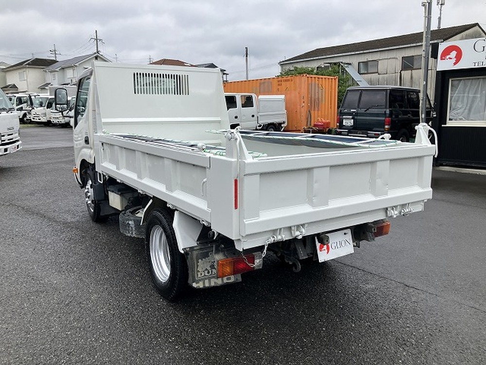 日野　デュトロ