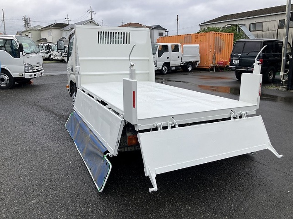 日野　デュトロ