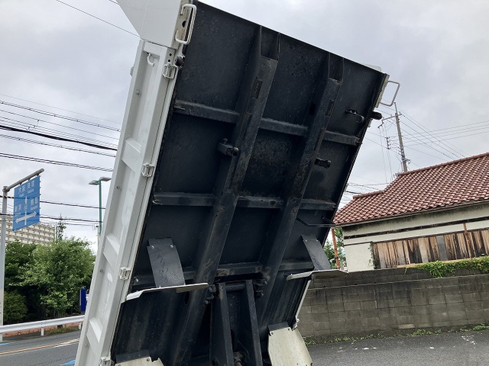日野　デュトロ