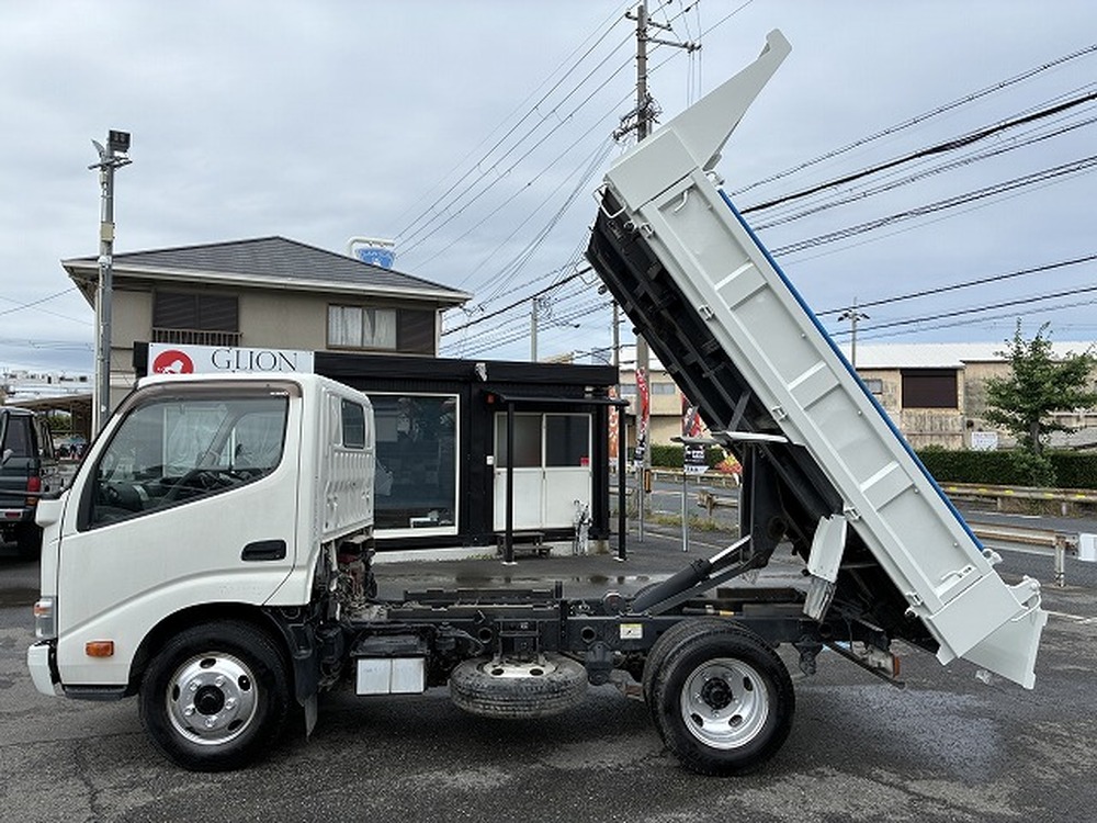 日野　デュトロ