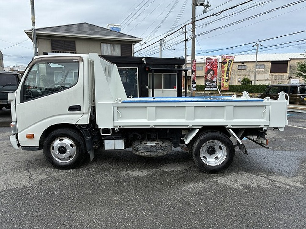 日野　デュトロ