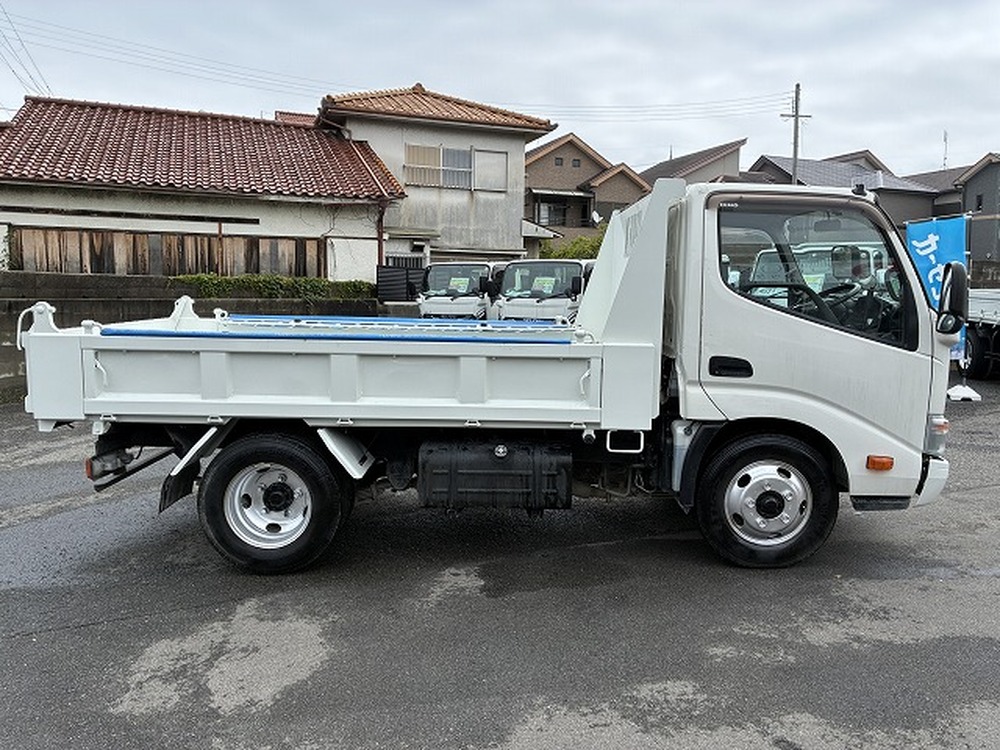 日野　デュトロ