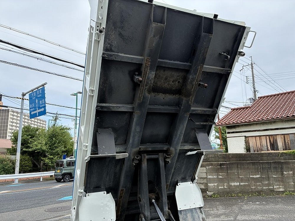 日野　デュトロ