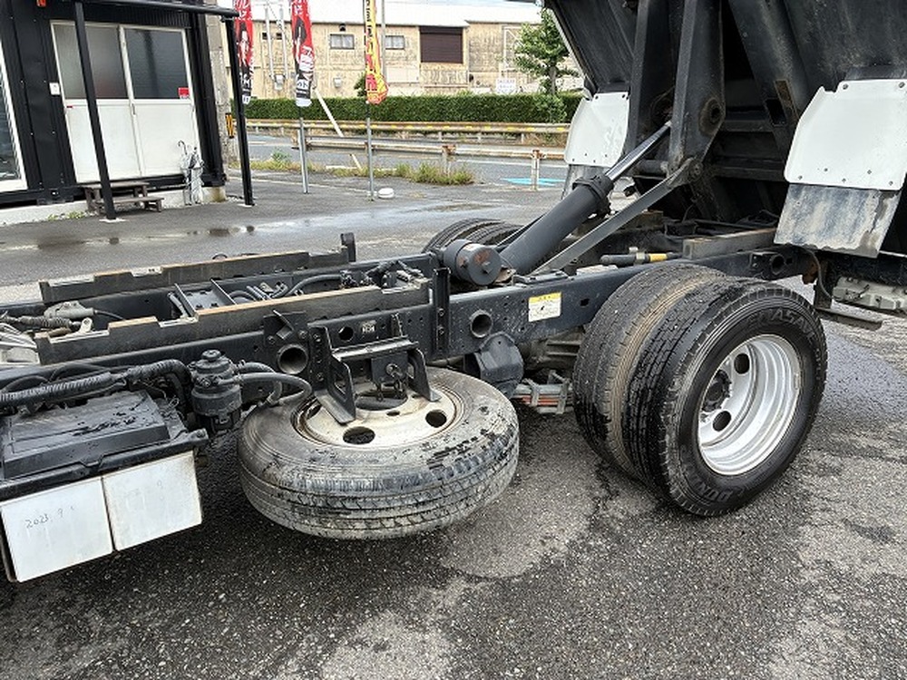 日野　デュトロ