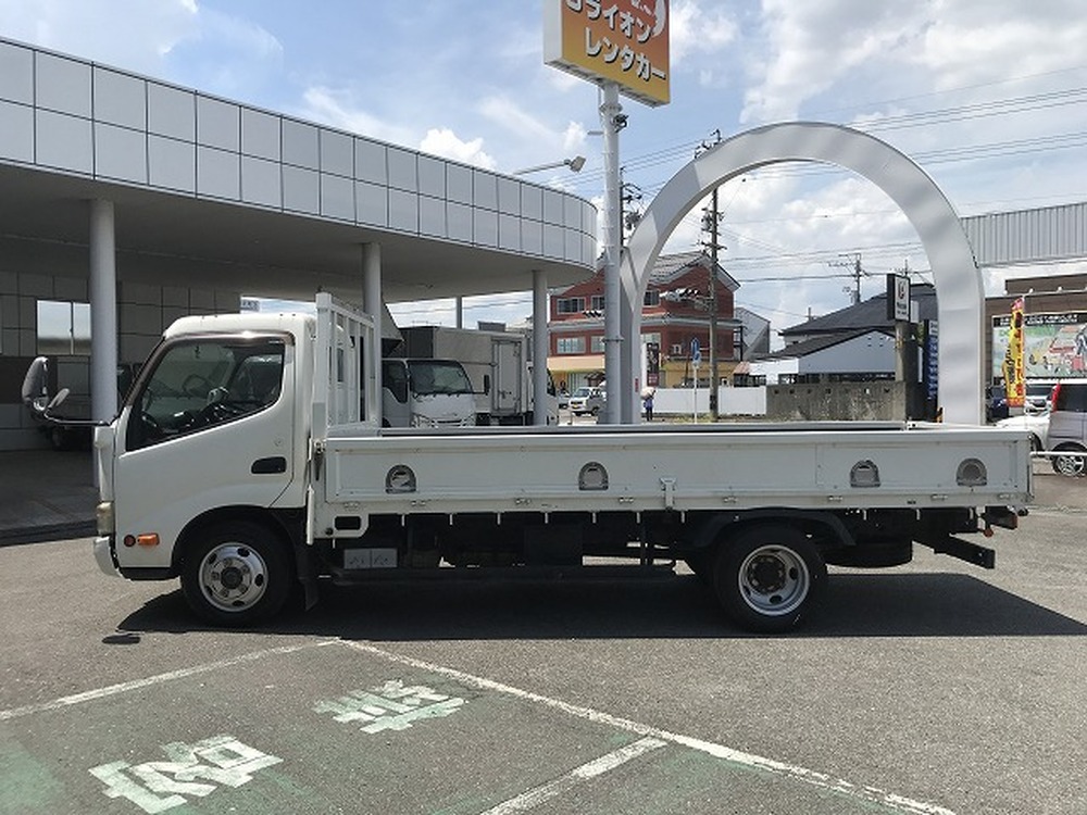 日野　デュトロ