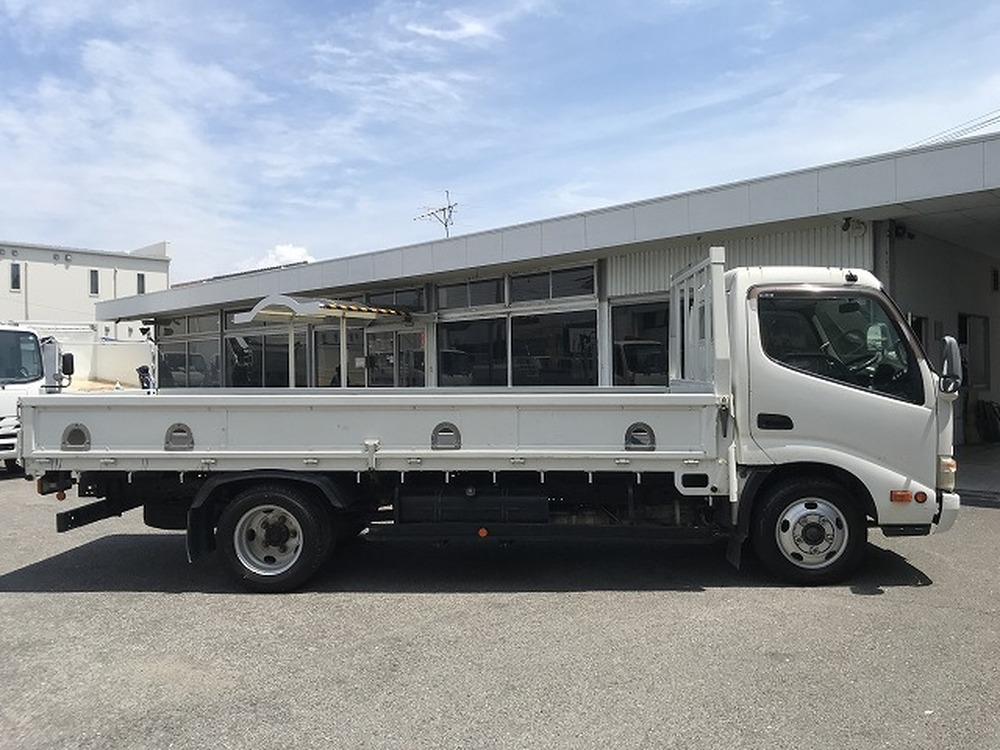 日野　デュトロ