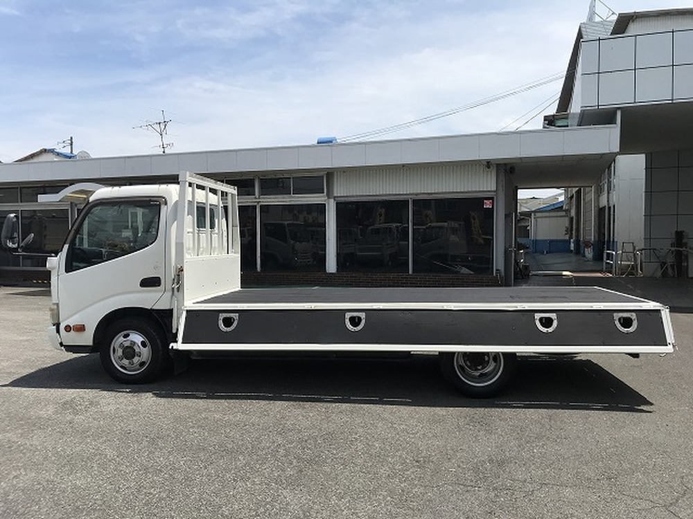 日野　デュトロ