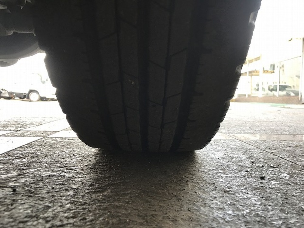 日野　デュトロ
