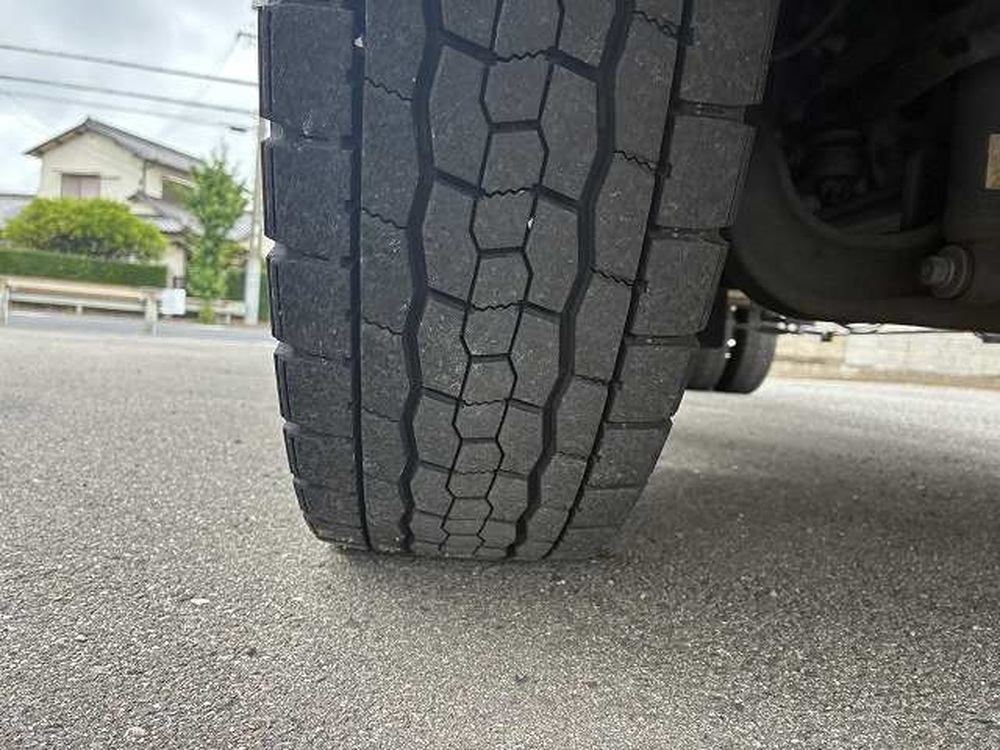 日野　デュトロ